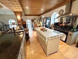 Photo 8- click for photo gallery